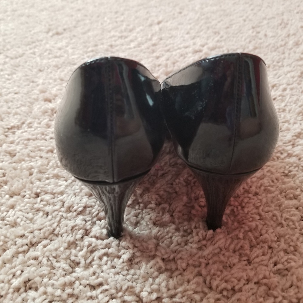 Heels - Picture 2 of 2